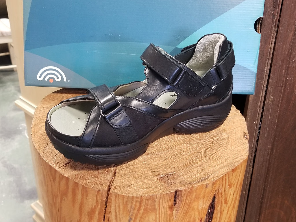 Stretch walker sandals 2025